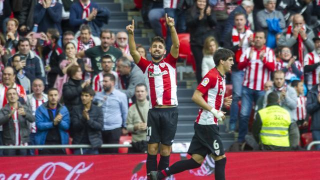 Peru Nolaskoain celebra uno de sus goles. (Foto: LaLiga).