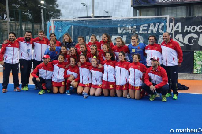 La Federación de Hockey de la Comunidad Valenciana recibe a las Redsticks que se concentrarán en Valencia y disputarán tres partidos amistosos