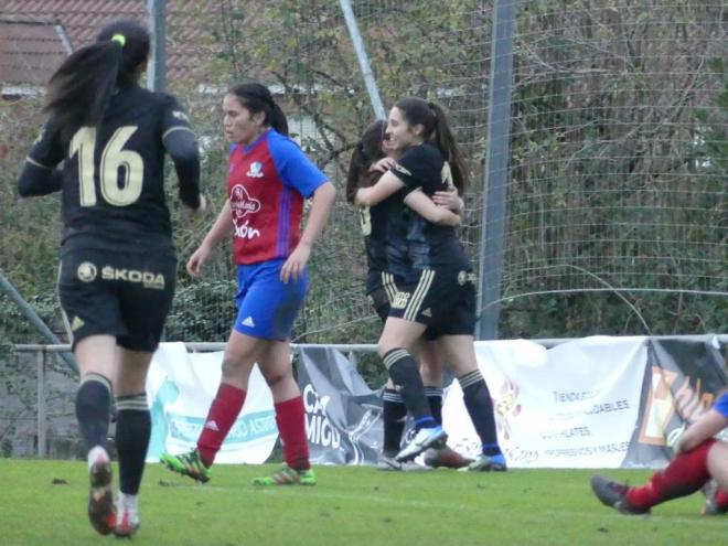 El Real Oviedo Femenino celebra un gol contra el Gijón FF (Foto: @RealOviedoFem)
