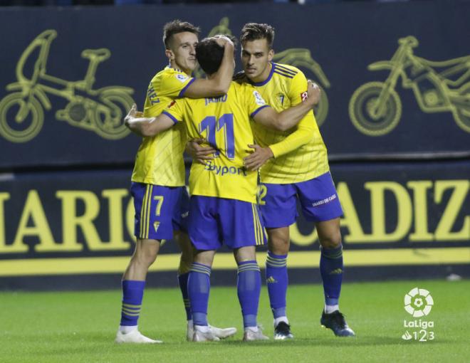 El Cádiz celebra un gol de Salvi (Foto: LaLiga).