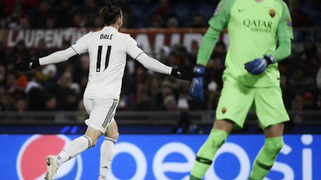 Gareth Bale celebra su gol en el Roma-Real Madrid de Champions League.