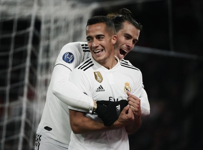Gareth Bale y Lucas Vázquez celebran el gol del gallego en el Roma-Real Madrid.