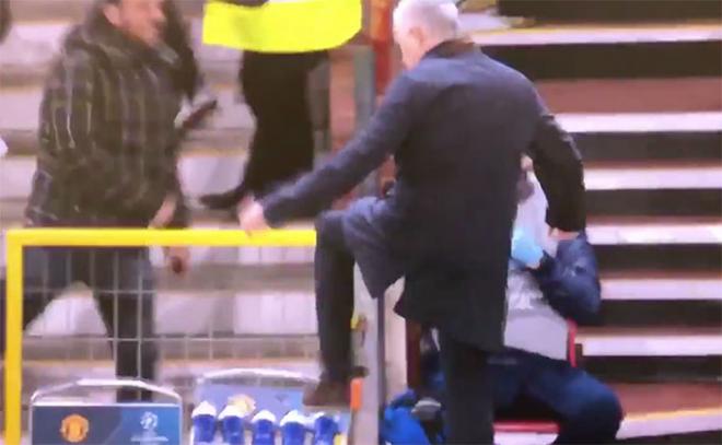 Celebración de Mourinho en el United-Young Boys.