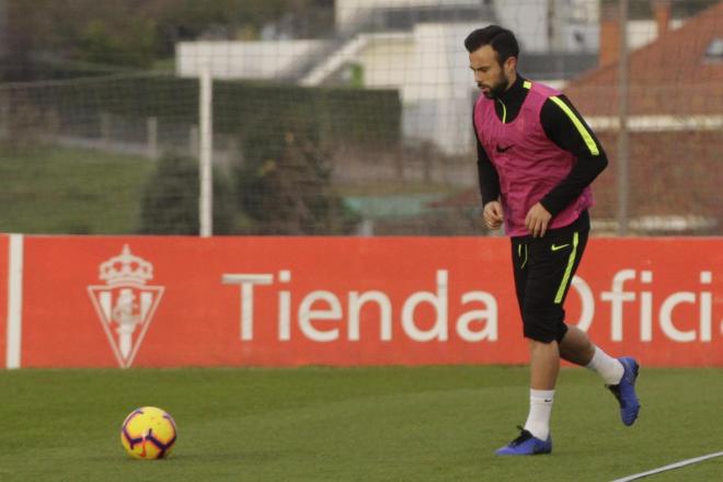 Francisco Molinero durante un entrenamiento en Mareo (Foto:Luis Manso).