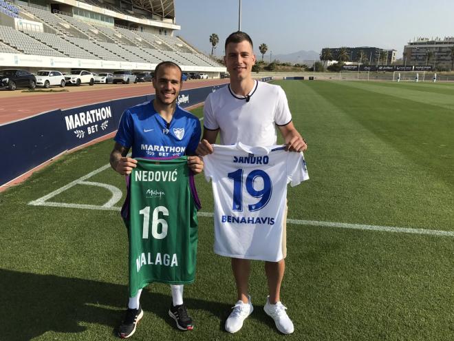 Sandro Ramírez y Nemanja Nedovic intercambiaron camisetas del Málaga y el Unicaja.