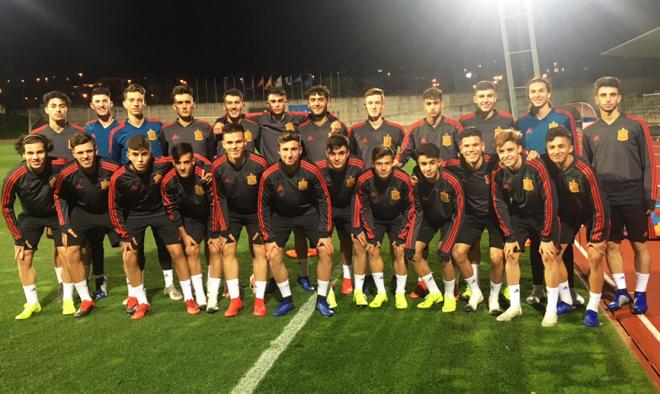 Una imagen del entrenamiento de este lunes de la sub 17 de España (Foto: Sefútbol).