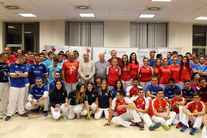 La presentació de les finals es va omplir amb tots els equips