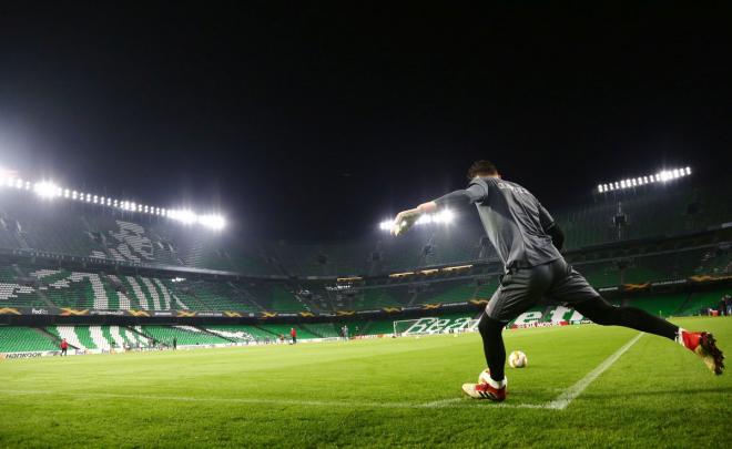 El entrenamiento del Olympiacos en el Benito Villamarín (foto: Olympiacos).