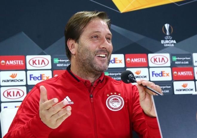 Pedro Martins, entrenador del Olympiacos (foto: Olympiacos).