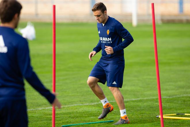 Dani Lasure, durante un entrenamiento con el Real Zaragoza en la Ciudad Deportiva (Foto: Daniel Marzo).