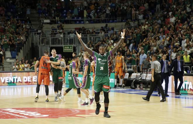 Lessort celebra en el Carpena la victoria ante el Valencia Basket (Foto: ACB Photo / M.Pozo).
