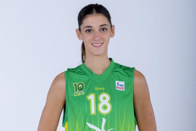 Miriam Forasté con la camiseta del Extremadura. Foto: Valencia Basket