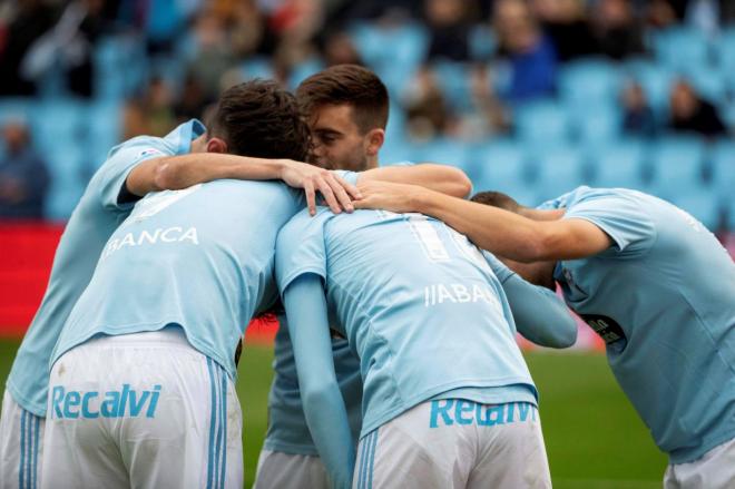 Los jugadores del Celta celebran uno de los goles de Iago Aspas al Huesca (Foto: EFE).