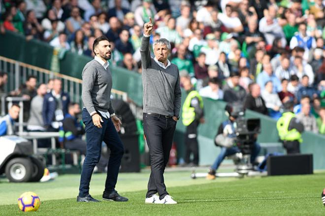 Quique Setién avisa de un cambio en el partido ante la Real Sociedad (Foto: Kiko Hurtado).