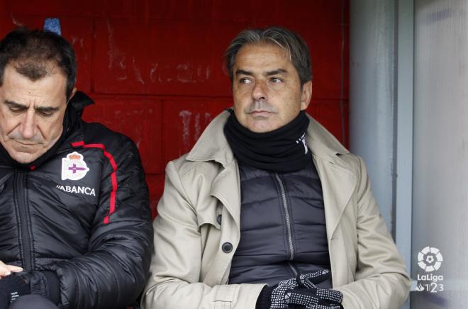 Natxo González, en el banquillo del Cerro del Espino (Foto: LaLiga).