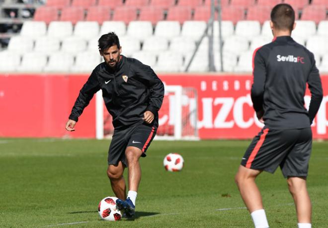 Nolito, en un entrenamiento con el Sevilla. (Foto: Kiko Hurtado).