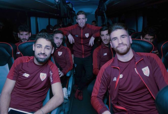 El Athletic ha viajado a Huesca en autobús (Foto: Athletic Club).