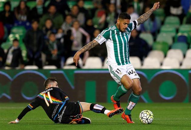 Juan Manuel Vargas en el último Betis-Rayo en el Benito Villamarín.