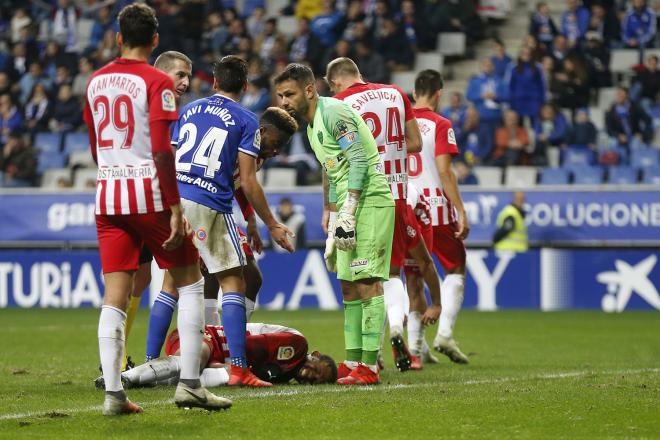 Un lance del Real Oviedo-Almería de la pasada temporada (Foto: Luis Manso).