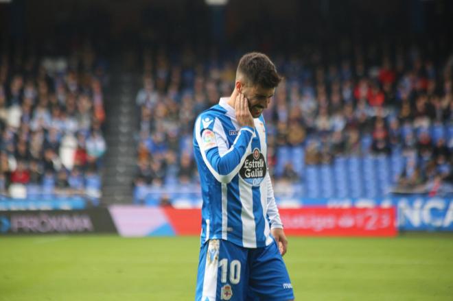 Carles Gil, durante un lance del partido ante el Numancia (Foto: Iris Miqel).