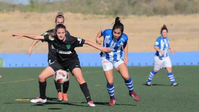 Acción del partido disputado en la primera vuelta entre el Sporting Huelva y el Málaga (Foto: LaLiga).