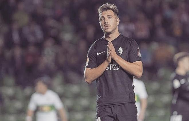 Álvaro Traver durante el partido en Elche (Foto: Instagram).