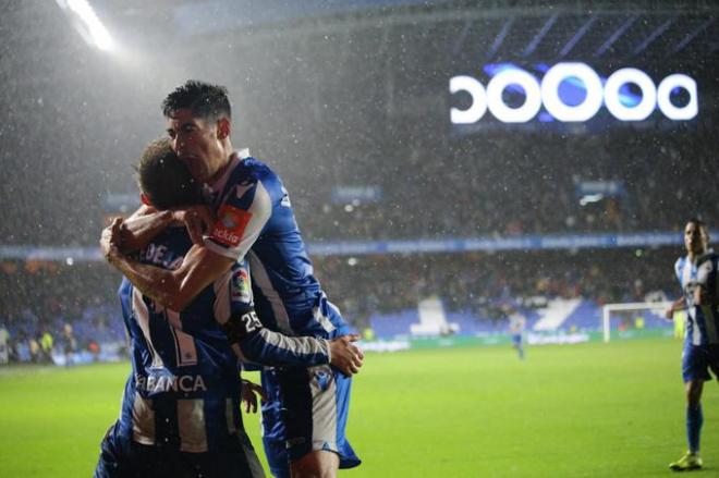 Los jugadores del Dépor celebran un gol (Foto: Iris Miquel).