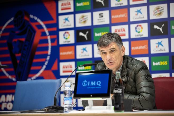Jose Luis Mendilibar, en sala de prensa (Foto: Eibar).