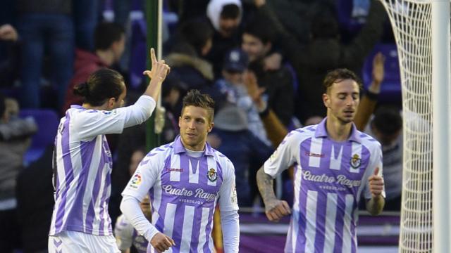 El Real Valladolid celebra uno de los goles frente al Atleti.