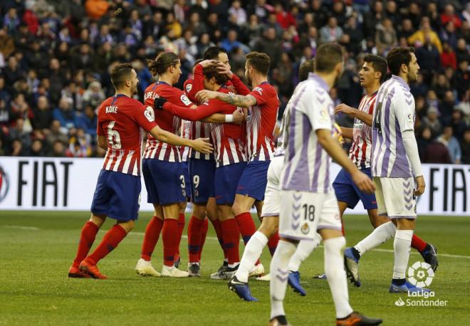 Los jugadores del Atlético de Madrid, tras el segundo gol en Zorrilla (Foto: LaLiga Santander).