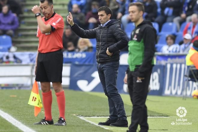 Asier Garitano da indicaciones durante el Getafe-Real Sociedad (Foto: LaLiga).
