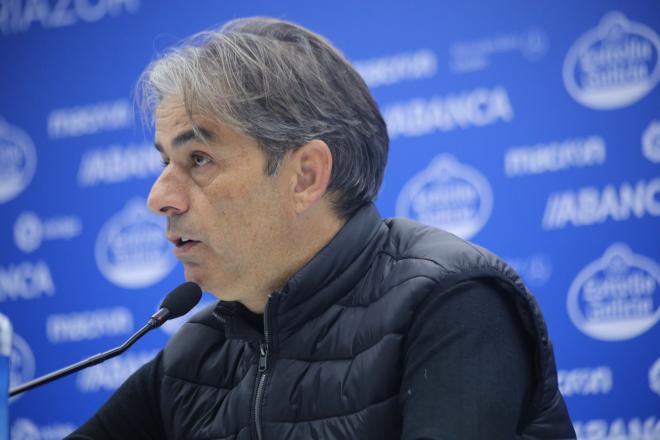 Natxo González, en una rueda de prensa en Riazor (Foto: Iris Miquel).