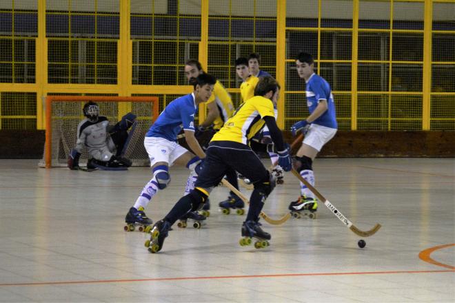 El RC Jolaseta de hockey patines ganó por 4-2 al Oviedo Bowling (Foto: RC Jolaseta).