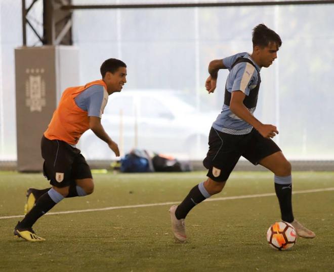 Rodri Zalazar, en un entrenamiento con Uruguay sub 20