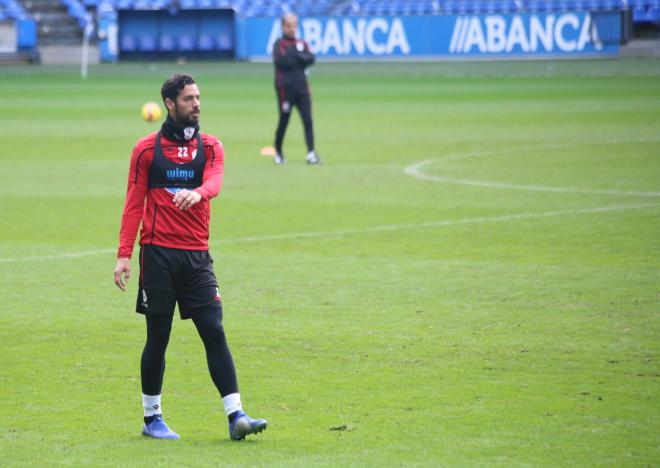 Pablo Marí, en un entrenamiento del Deportivo en Riazor (Foto: Iris Miquel).