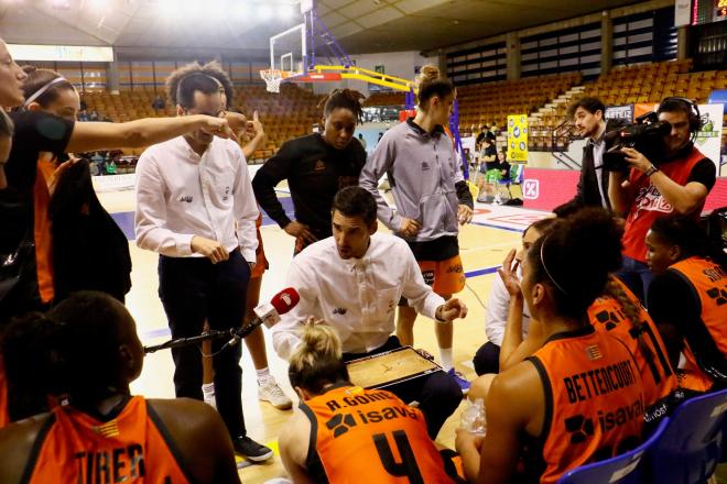 Valencia Basket Femenino ha logrado la primera clasificación para la Copa de la Reina. (Foto: Jesús Andrade)