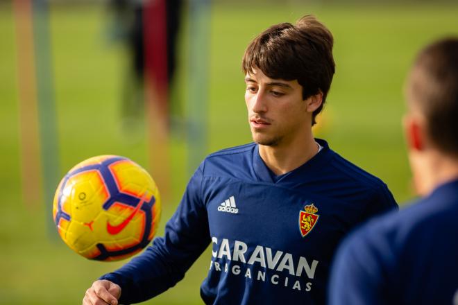 Julián Delmás en un entrenamiento en la Ciudad Deportiva (Foto: Daniel Marzo).