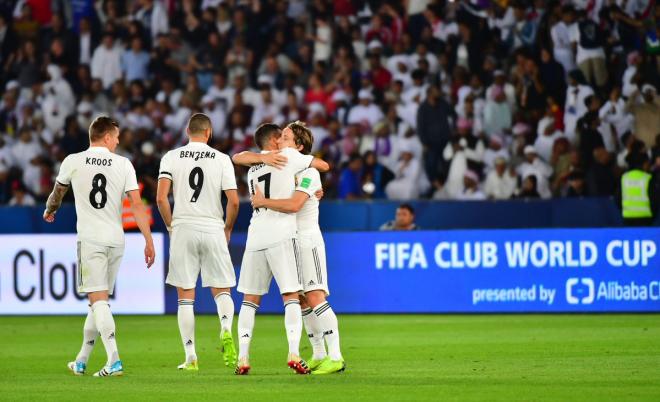Los jugadores del Real Madrid celebran el Mundial de Clubes 2018.