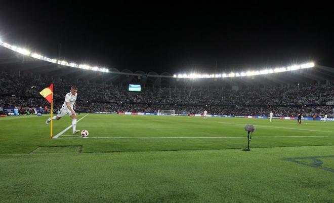 Toni Kroos saca de esquina ante Al Ain.