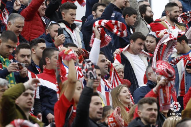 La afición del Sporting, muy presente en las gradas del Anxo Carro (Foto: LaLiga Santander).