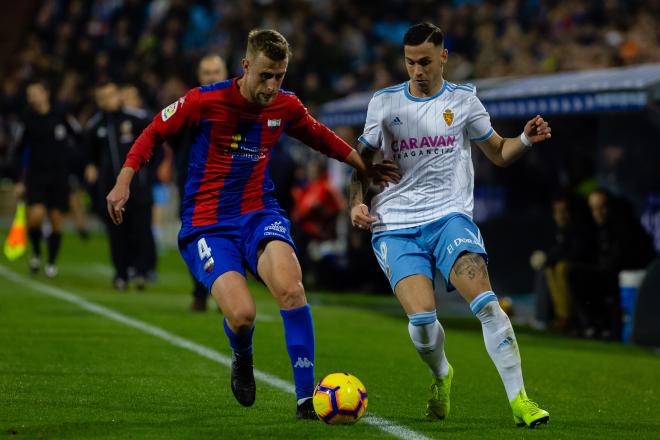 Álvaro Vázquez en el partido frente al Extremadura (Foto: Daniel Marzo).