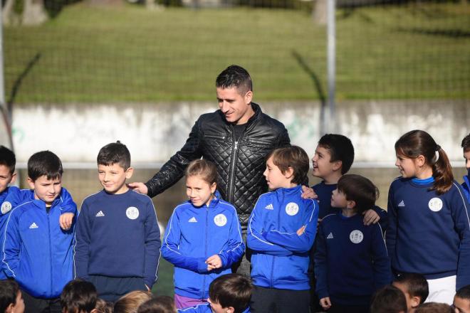 Saúl Berjón, en la visita al Campamento del Real Oviedo (Foto: RealOviedo).