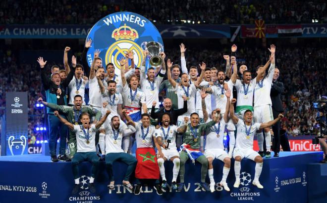Los jugadores del Real Madrid levantan la Champions League de 2018, la última Copa de Europa de su palmarés.