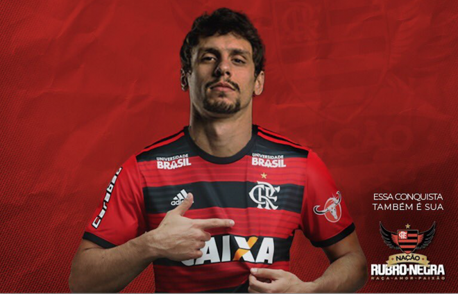 Rodrigo Caio con la camiseta del Flamengo.