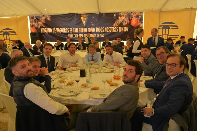 Fernández, en el almuerzo navideño (Foto: Comunicación Cádiz CF).