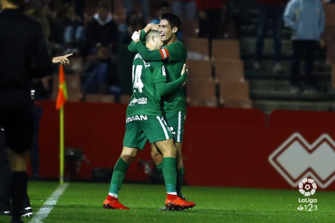 Los jugadores del Sporting, tras su triunfo en Granada (Foto: LaLiga).