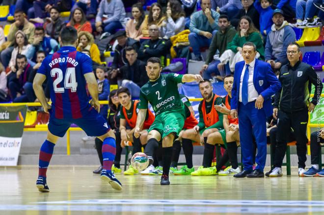 Juanra, en un partido con el UMA Antequera en el Fernando Argüelles.