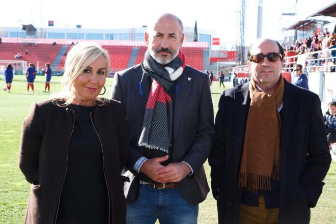 Maria Tato, Aitor Elizegi y Goyo Arbizu fueron los representantes del Athletic en el partido ante el Atlético (FOTO: Athletic CLub)