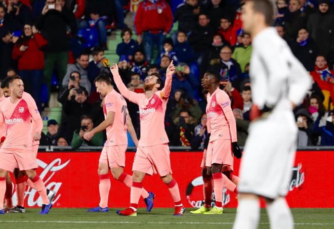 Leo Messi festeja un gol del Barcelona ante el Getafe.