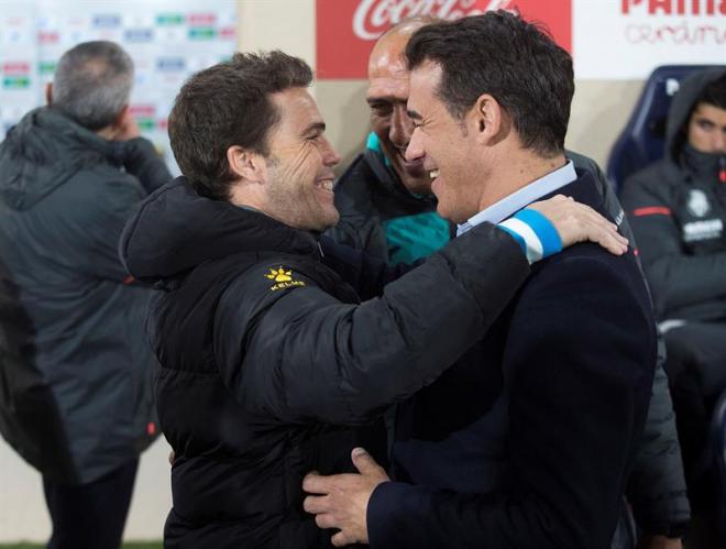 Rubi y Luis García Plaza se saludan en el Villarreal-Espanyol de Copa del Rey.